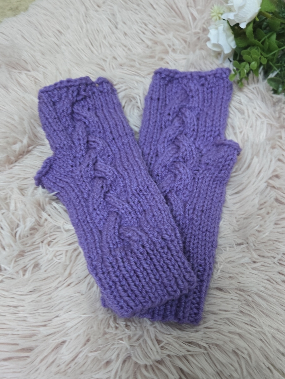 * New Handknit Fingerless cabled pattern mittens wrist warmers gloves Purple 10"